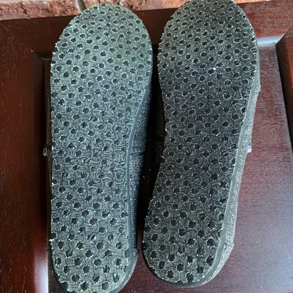 TOMS Youth Slip on Alpargata Black Glitter Shoes - Picture 4 of 11